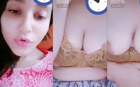 Bangladeshi influencer girl showing boobs & big nipples on live
